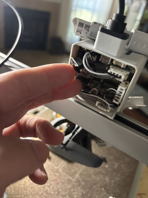 Inspecting the toolhead board connectors